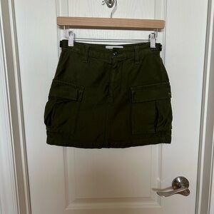 Aritzia green cargo skirt